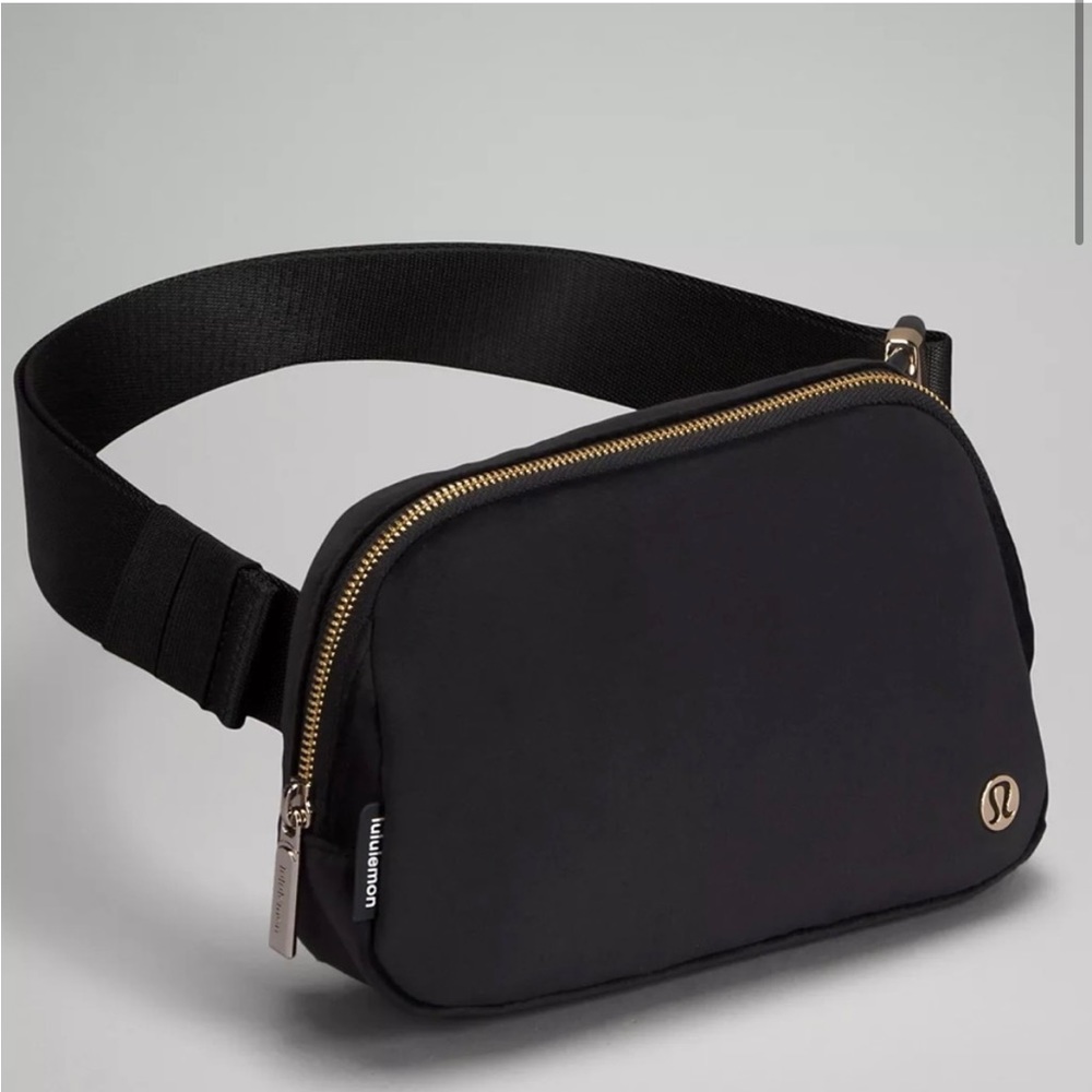 BLK/GOLD LULULEMON BELT BAG 1L.